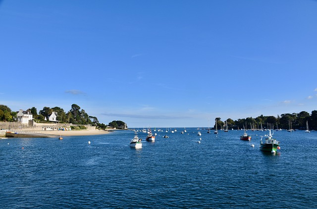 Top 10 des Campings Incontournables en Finistère Nord pour des Vacances Mémorables