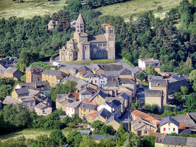 Les Meilleurs Campings à Proximité du Puy du Fou pour un Séjour Inoubliable